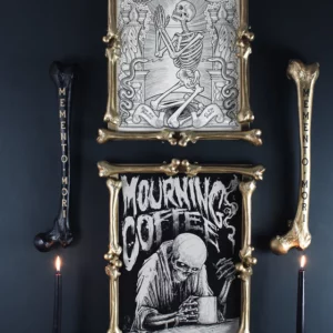<b>THE BLACKENED TEETH</b> - OS DE FÉMUR GRAVÉ - MEMENTO MORI